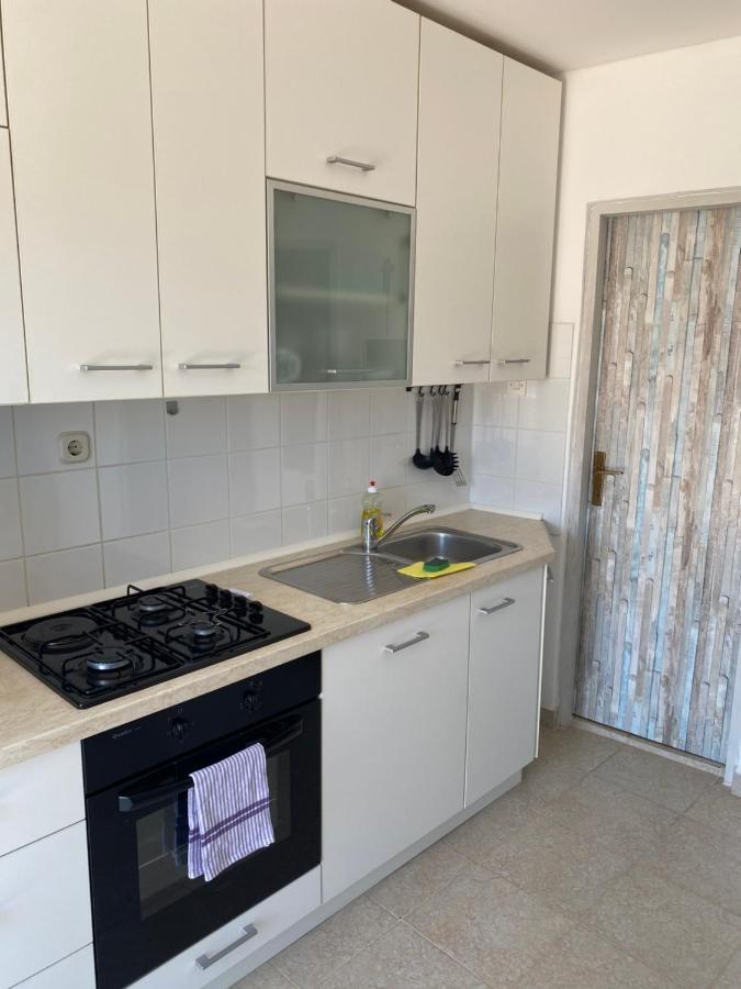 Beachfront Apartment Vir Exterior foto