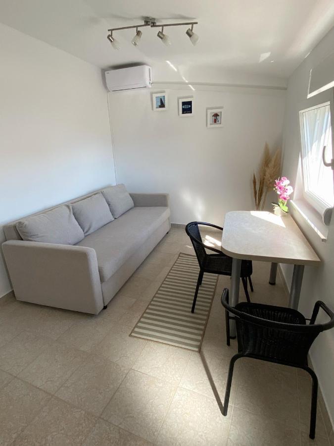 Beachfront Apartment Vir Exterior foto